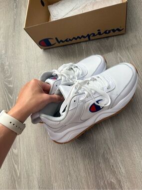 Champion sneakers Women’s 9 men’s 7.5